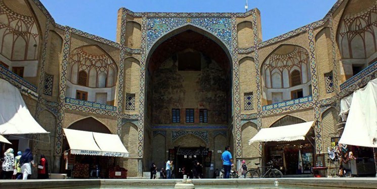 مرمت بخشی از سقف فروریخته بازار قیصریه آغاز شد
