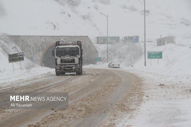مناطق مرتفع غرب و جنوب اصفهان برفی می‌شود
