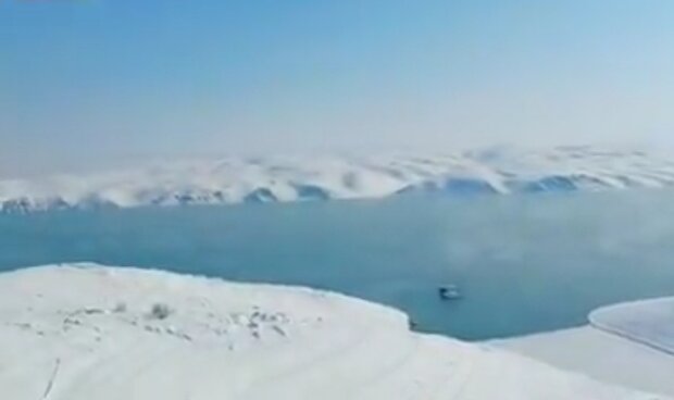 یخ زدگی سد زاینده رود اختلالی در تامین آب ایجاد نمی‌کند