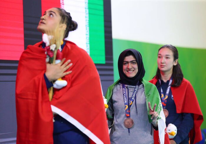 شیرینی اهتزاز پرچم ایران همه سختی‌ها را از یاد می‌برد