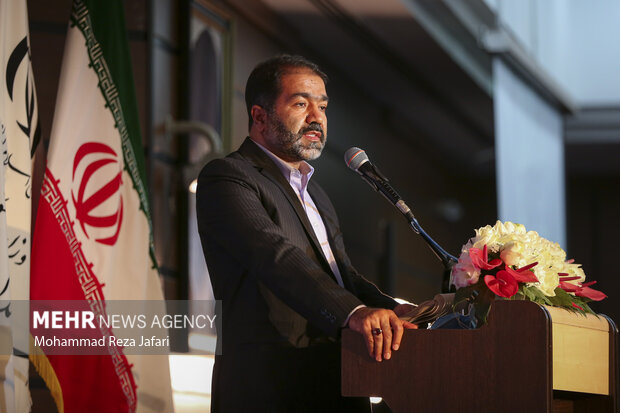 ضرورت حضور پیشگامان انقلاب بین جوانان برای تبیین دوره طاغوت