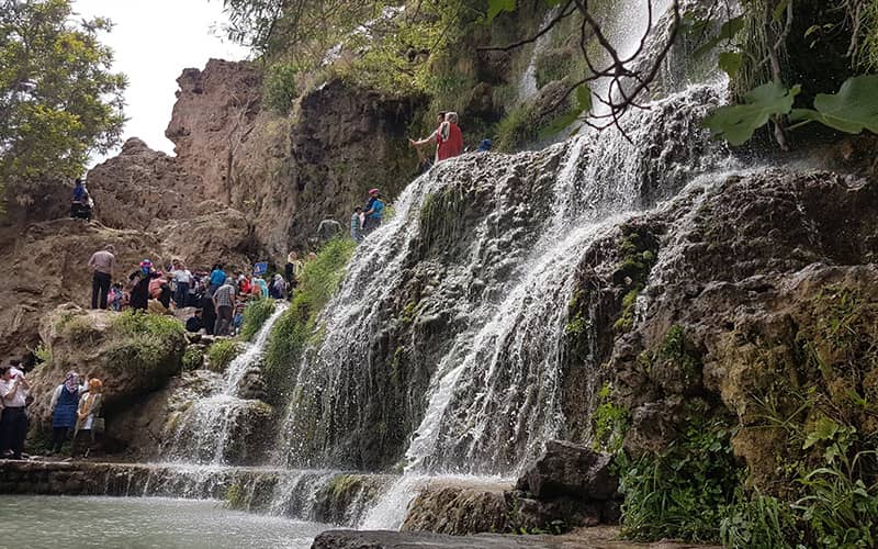 آبشار نیاسر در صدر بازدیدها از جاذبه های گردشگری توابع کاشان