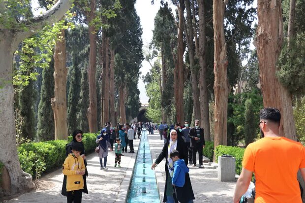 بازدید حدود۳۲ هزار گردشگر داخلی و خارجی از باغ فین کاشان