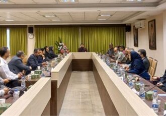 نشست صمیمانه مدیرکل هنرهای تجسمی با کارمندان