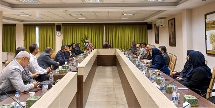 نشست صمیمانه مدیرکل هنرهای تجسمی با کارمندان