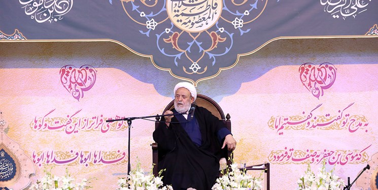 راهنمایی هر فرد به کار خیر، عبادت است