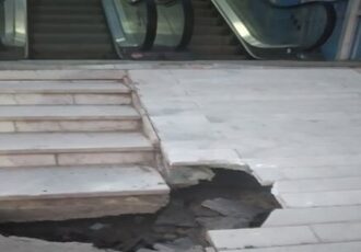 فرونشست پل عابر پیاده در اصفهان