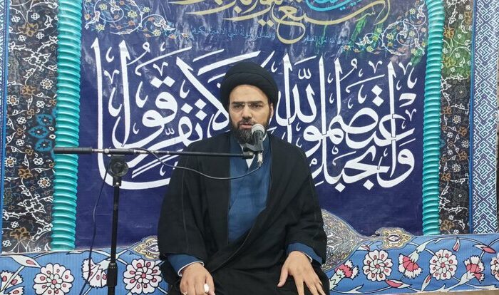 امام خمینی (ره) در مسیر حق حرکت می‌کرد
