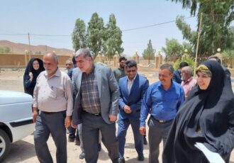 تامین قیر برای آسفالت معابر روستایی خوروبیابانک